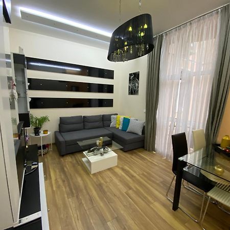 Cozy Apartment In Downtown Sofia - Tsar Samuil Street Exteriör bild