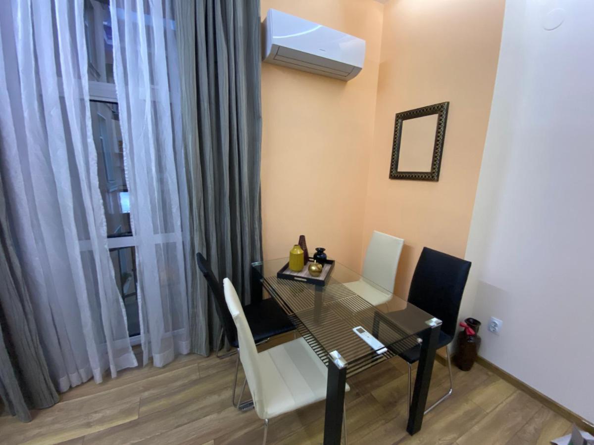 Cozy Apartment In Downtown Sofia - Tsar Samuil Street Exteriör bild